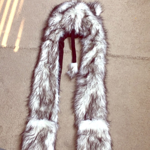 White Fox Boutique Other - cozy hat